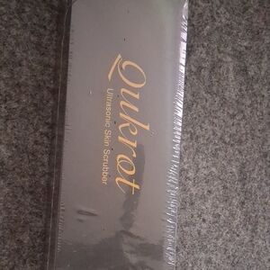 Ultrasonic Skin Scrubber - Black